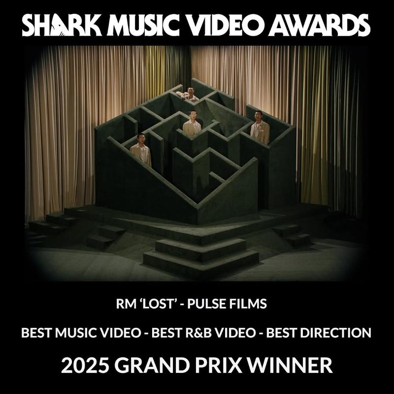 MV ca khúc “LOST!” của trưởng nhóm RM (BTS) đã giành giải thưởng ở ba hạng mục gồm: Video âm nhạc hay nhất, Video R&B/Soul hay nhất và Đạo diễn xuất sắc nhất trong lễ trao giải Shark Music Video Awards 2025 diễn ra ở thủ đô London vào ngày 22/5/2025 (giờ Vương quốc Anh). (Ảnh: Trang Instagram chính thức của Shark Music Video Awards)