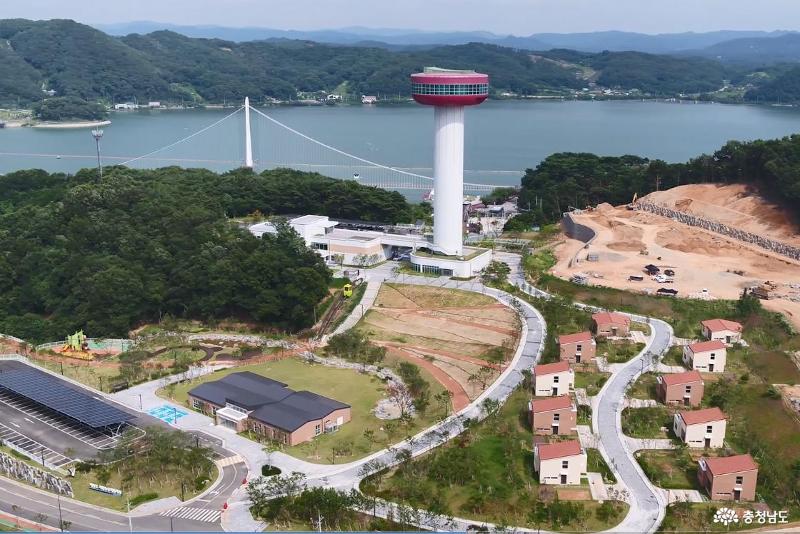 Phong cảnh Đ&agrave;i quan s&aacute;t Yedangho vừa được kh&aacute;nh th&agrave;nh ở huyện Yesan, tỉnh Chungcheongnam-do. (Ảnh: Ch&iacute;nh quyền huyện Yesan) 