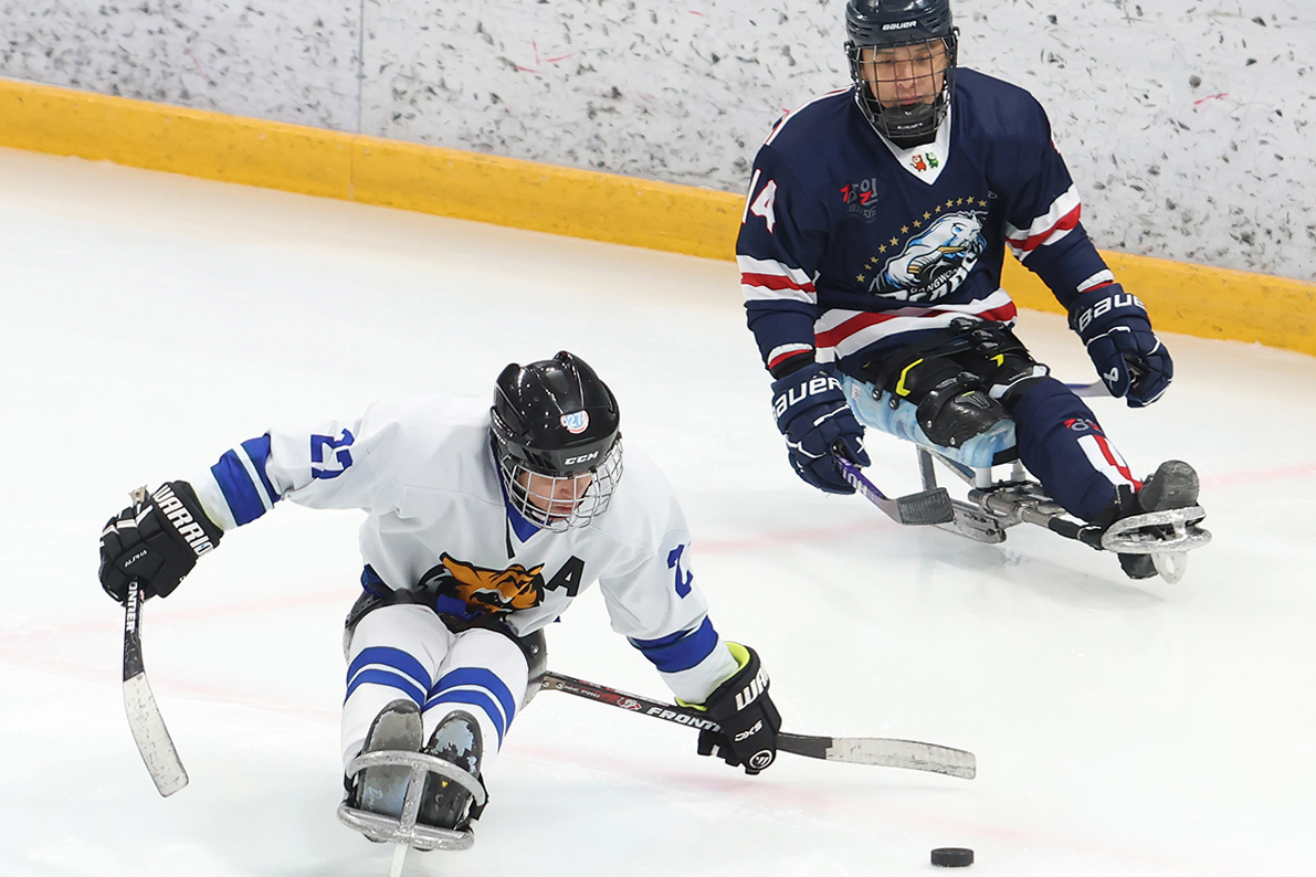 Ng&agrave;y 28/1/2026, đội kh&uacute;c c&ocirc;n cầu tr&ecirc;n băng tỉnh Gangwon-do v&agrave; đội tuyển tỉnh Chungcheongbuk-do đ&atilde; thi đấu trong Đại hội thể thao m&ugrave;a đ&ocirc;ng người khuyết tật to&agrave;n quốc lần thứ 23 được tổ chức ở Trung t&acirc;m kh&uacute;c c&ocirc;n cầu Gangneung, th&agrave;nh phố Gangneung, tỉnh Gangwon-do. 