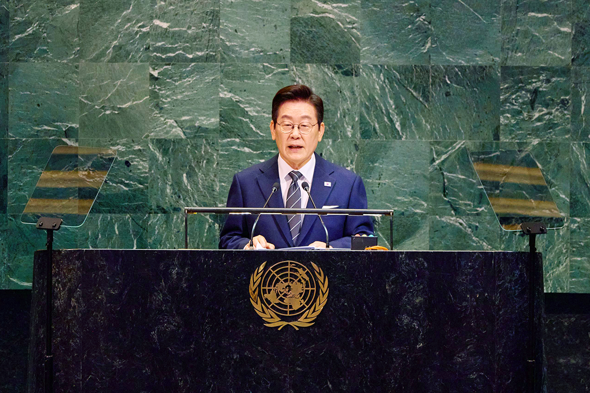 Tổng thống Lee Jae Myung phát biểu tại phiên thảo luận chung của Khóa họp Đại hội đồng Liên Hợp Quốc lần thứ 80 tại trụ sở Liên Hợp Quốc ở New York, Mỹ, ngày 24/9/2025. (Ảnh: Nhà Xanh)