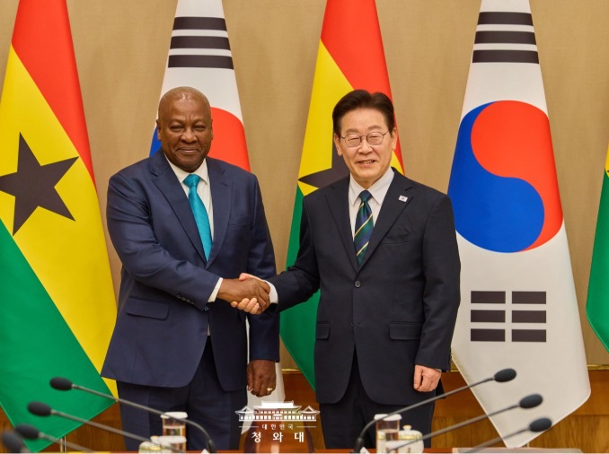 Hội đàm cấp cao Hàn Quốc - Ghana: ký kết hợp tác về khí hậu, an ninh biển và kỹ thuật số