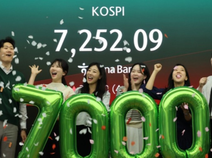 KOSPI lập kỷ lục 7.000 điểm - Dự báo “vượt mốc 8.000 điểm”