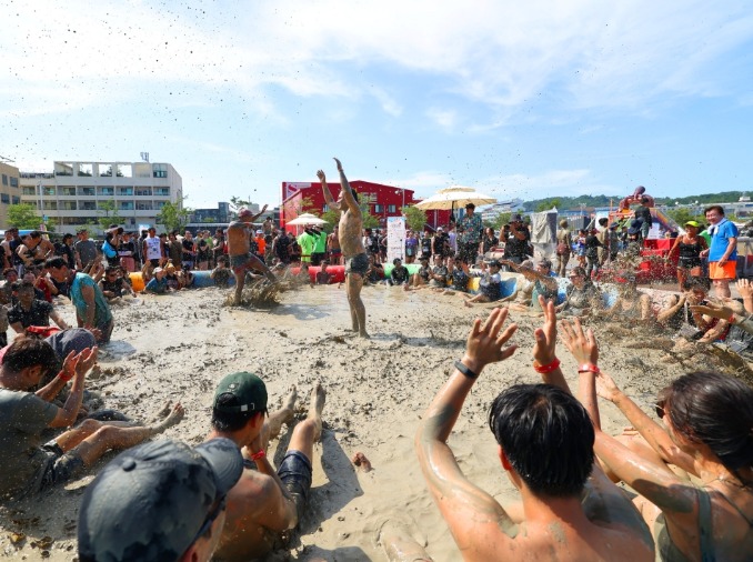 Chính phủ Hàn Quốc nâng tầm lễ hội, thu hút du khách toàn cầu