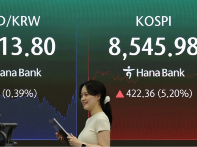 KOSPI phục hồi lên mốc 8.500 điểm nhờ thỏa thuận chấm dứt chiến tranh