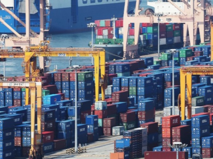 AMRO nâng dự báo tăng trưởng kinh tế Hàn Quốc năm nay lên 3,3%, dự báo đạt 2,7% vào năm sau